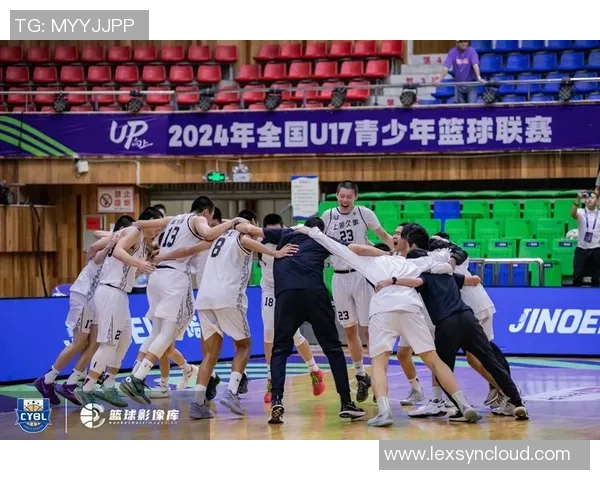 台北男篮与香港男篮激战正酣争夺篮球赛场荣耀与胜利